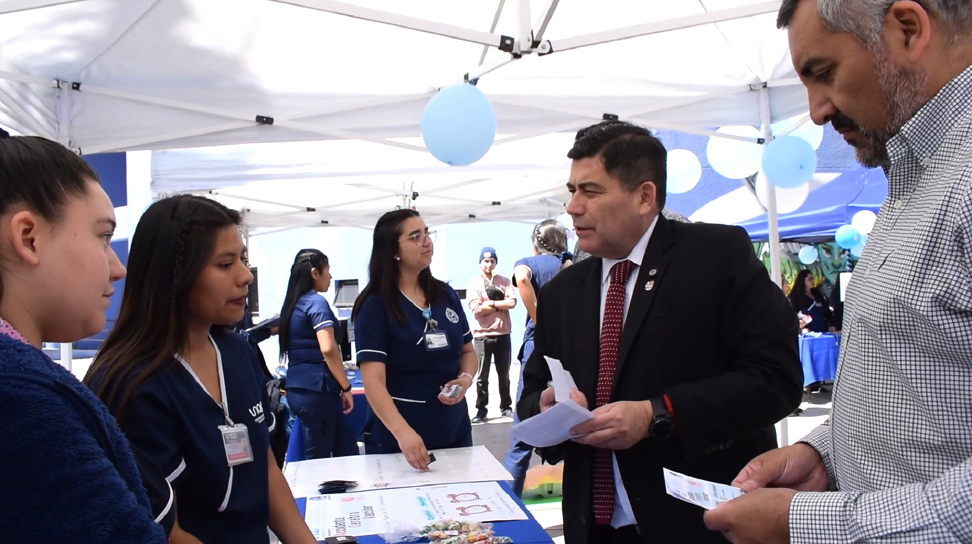 Estudiantes de Enfermería UNAP realizaron feria que promovió primeros auxilios y salud preventiva