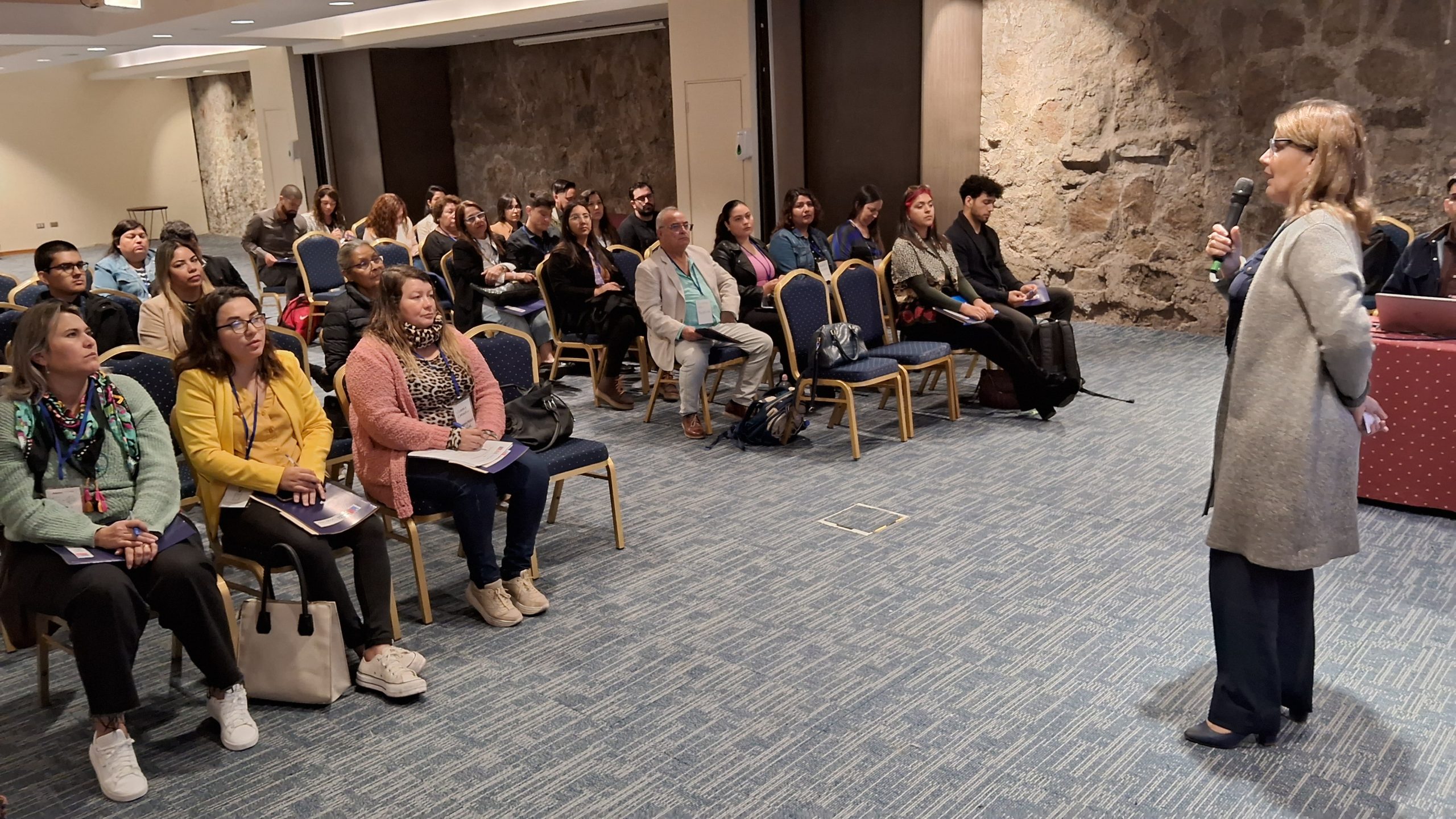 120 profesores de Tarapacá participan en talleres para fortalecer asistencia y revinculación