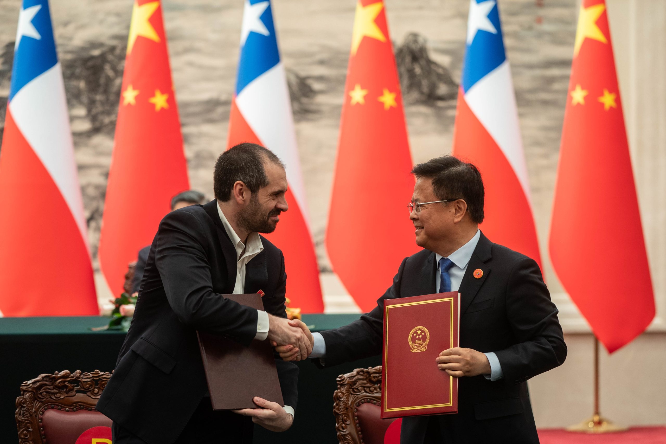 Firma de memorándum de entendimiento fomentará la exportación de productos acuícolas chilenos a China