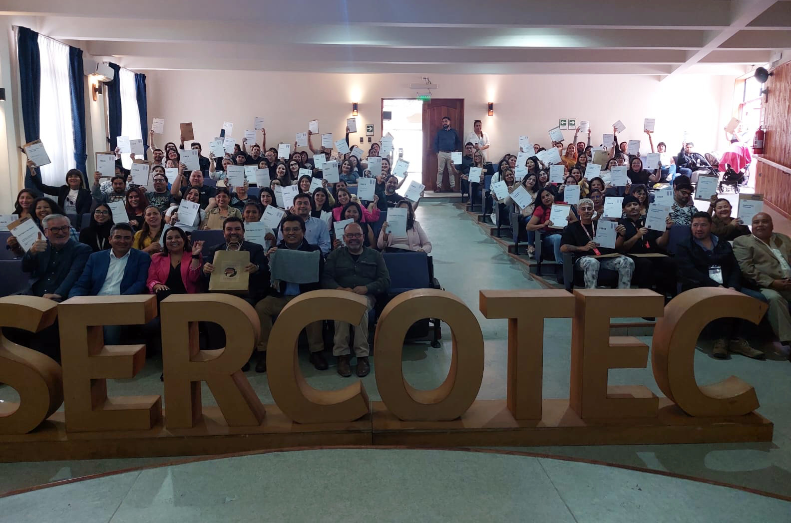 Sercotec certifica a 130 emprendedores de Iquique y Alto Hospicio