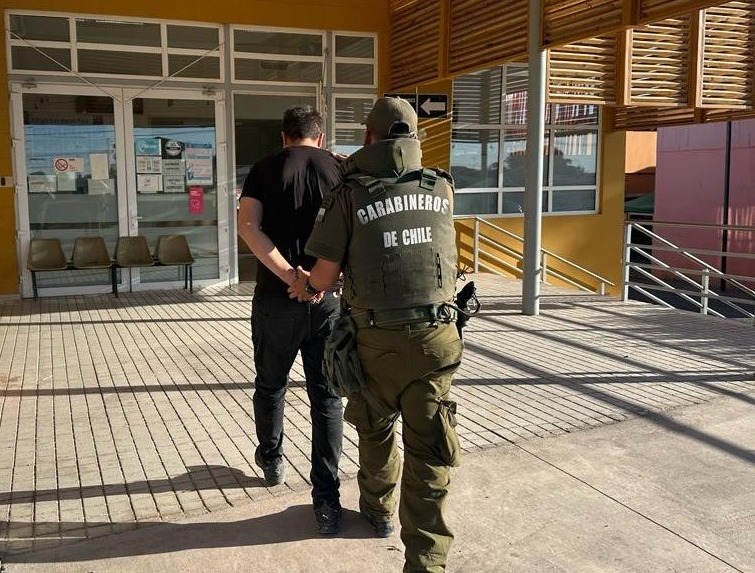 CARABINEROS DETUVO A HOMBRE QUE AGREDIÓ A SU PAREJA EN PICA