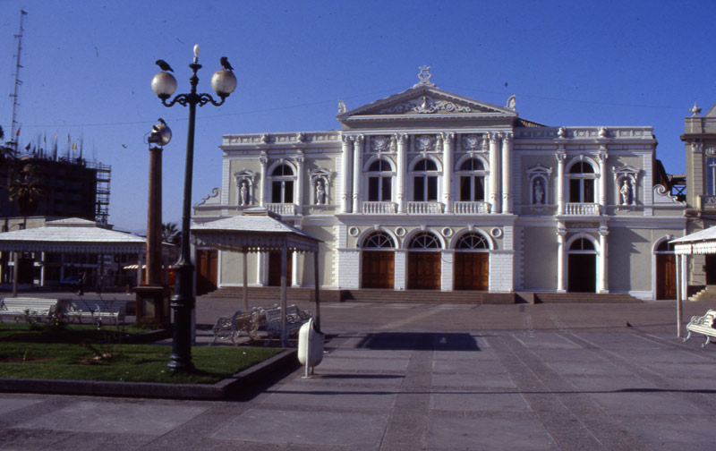 Dirección de Arquitectura del MOP ingreso a DOM expediente sobre las obras de restauración del Teatro Municipal de Iquique.