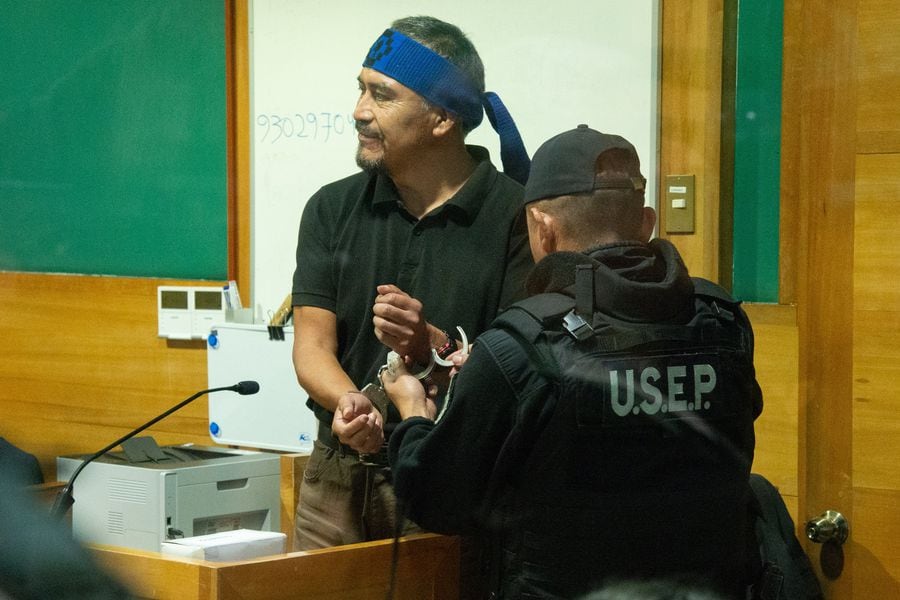 Sentencian a 23 años de cárcel a Héctor Llaitul, líder de la Coordinadora Arauco Malleco.