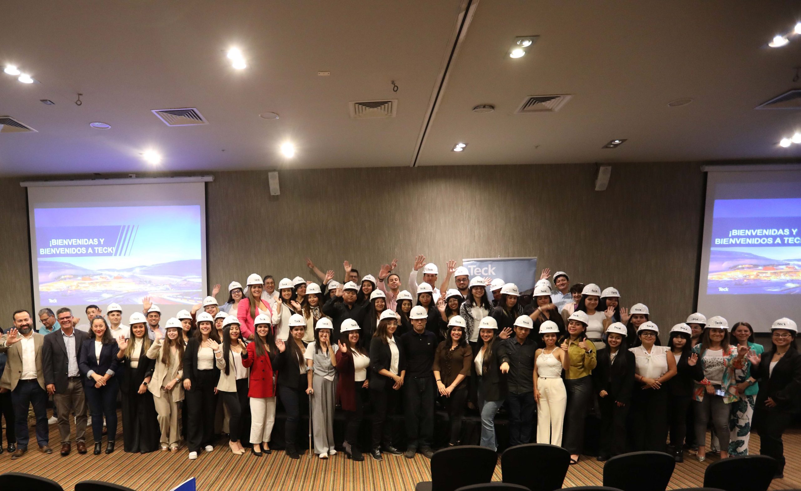 Teck dio la bienvenida a 51 nuevos talentos que comenzarán su carrera en Quebrada Blanca.