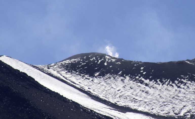 Volcanólogos estudiaron por más de 20 años volcanes activos con fumarolas en el norte de Chile.