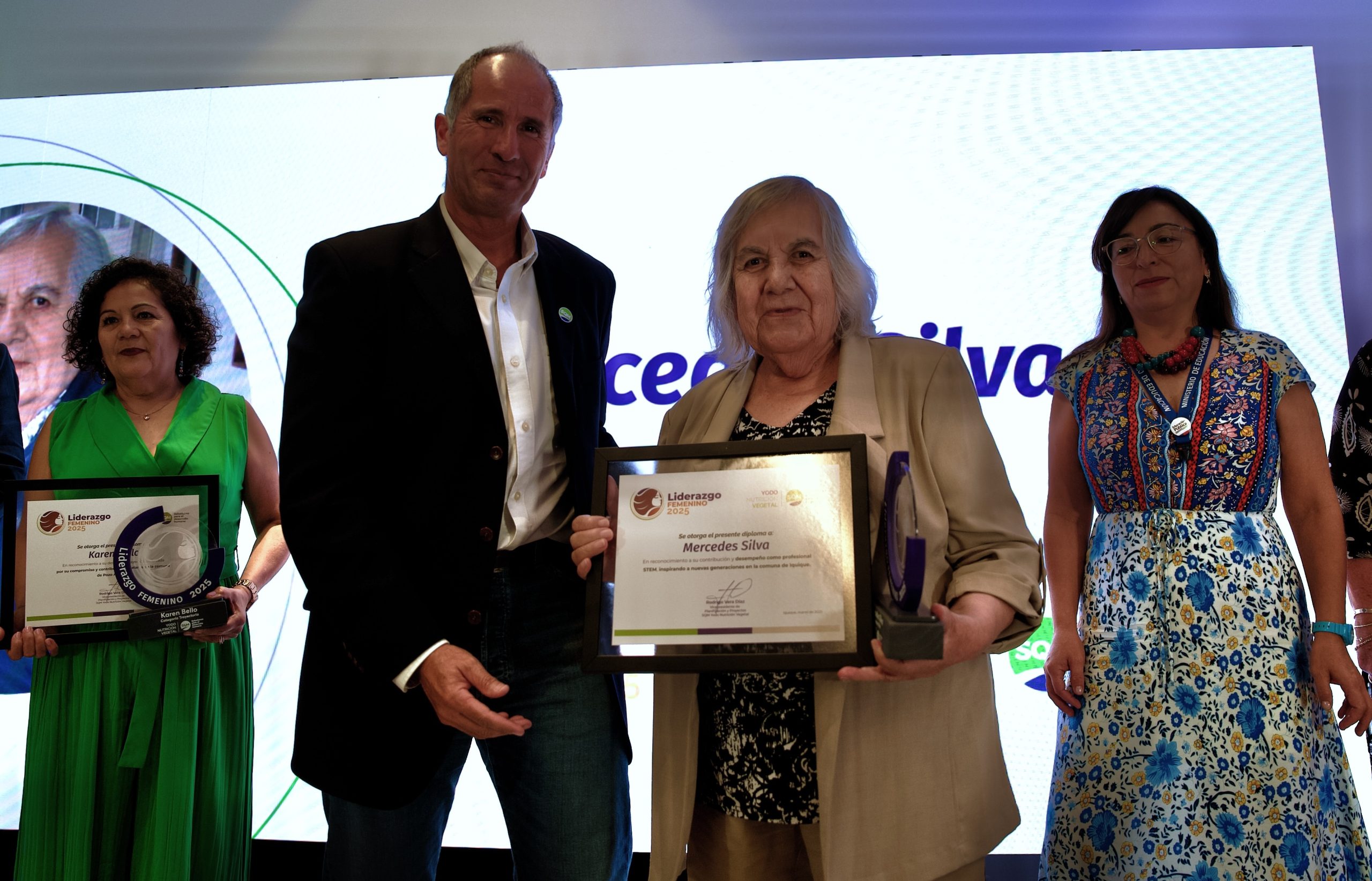 13 Mujeres Destacadas Reciben el Premio «Liderazgo Femenino 2025».