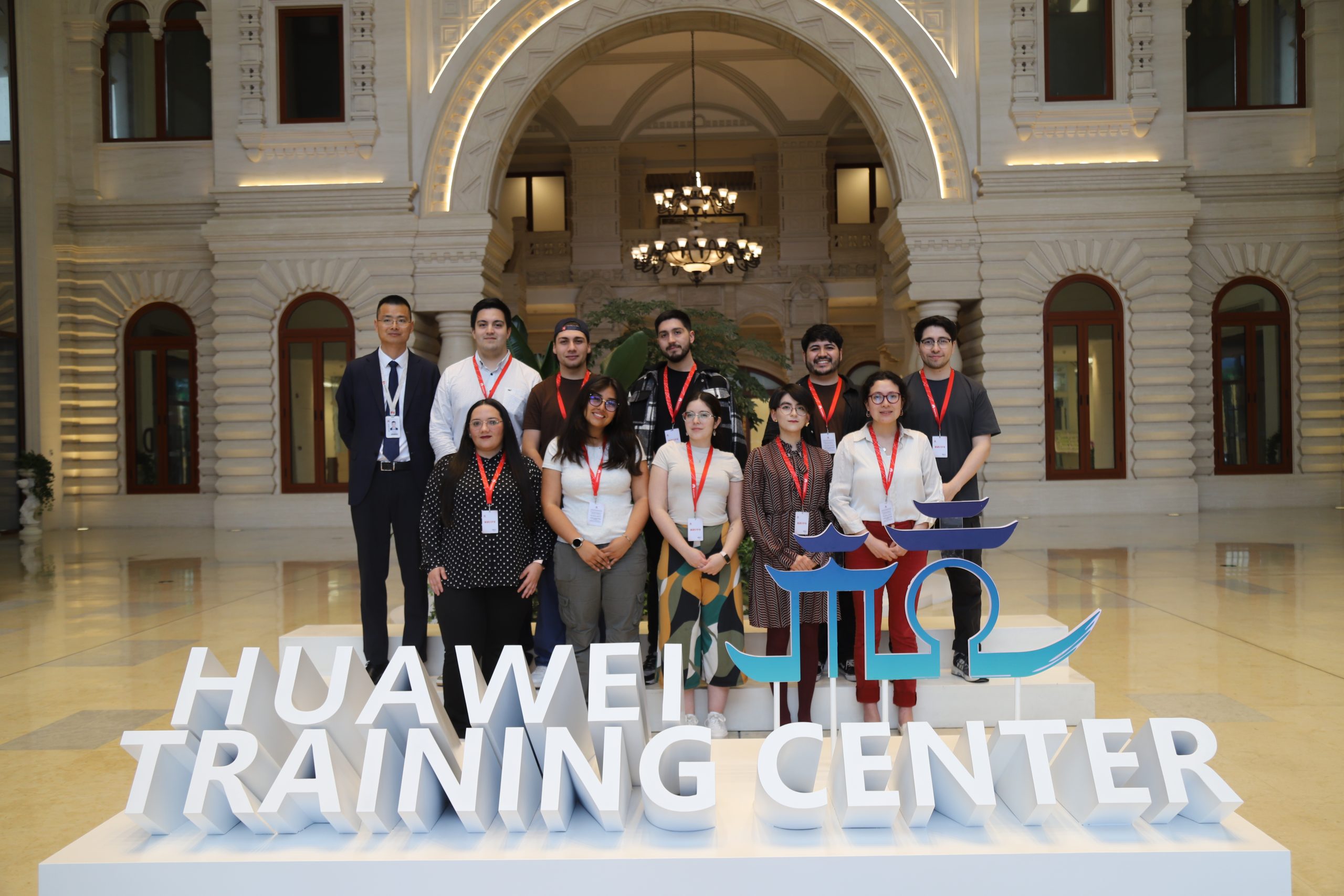 Mineduc y Huawei lanzan segunda convocatoria de Beca de formación digital en China.