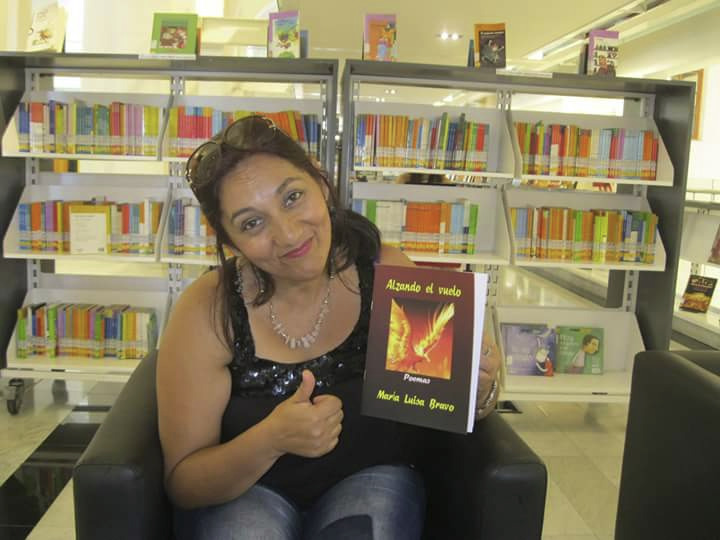 «ENTRE POETAS» Con María Luisa Bravo Olave.