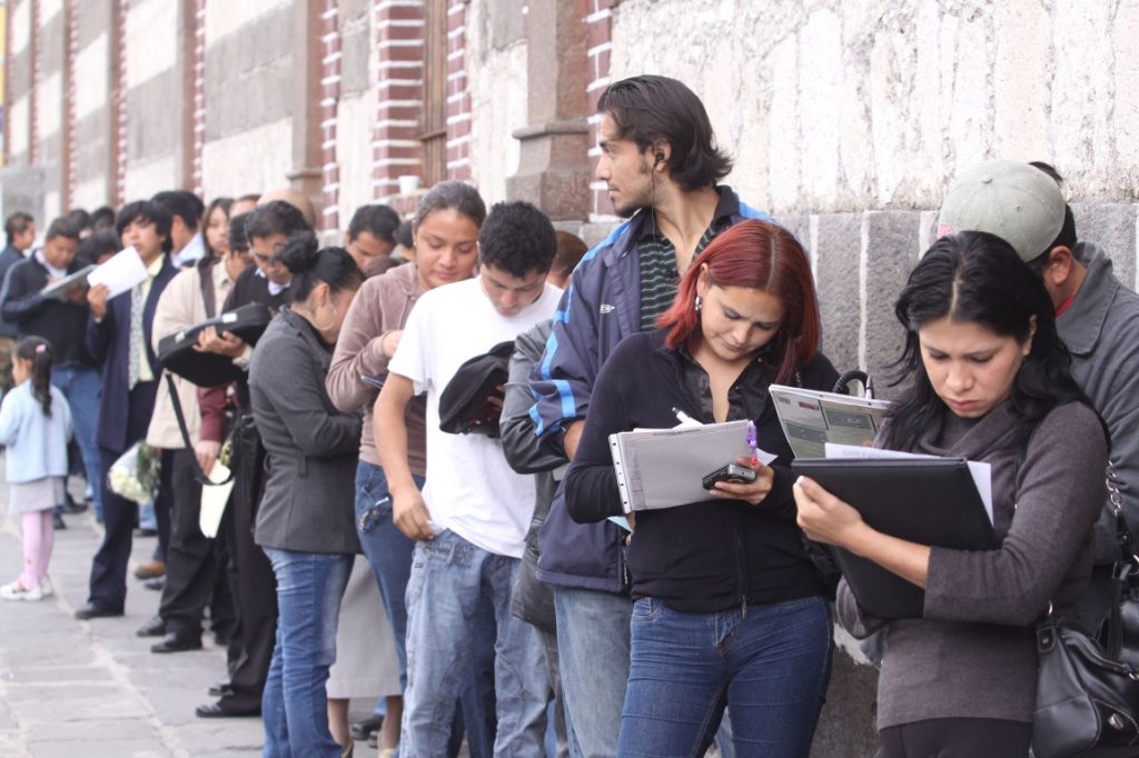 Ipsos: Preocupación por el desempleo en Chile aumentó diez puntos en un año.      